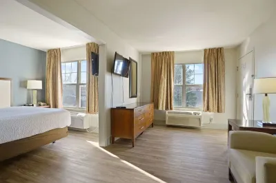 Extended Stay America Suites - Kansas City - Lenexa - 87th St Hotels near Antioch Park