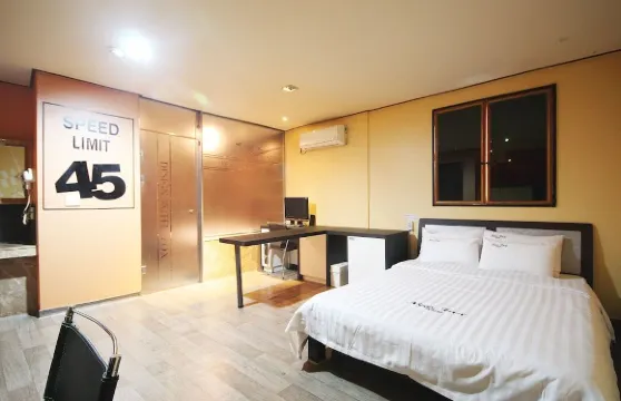 羣山福克斯觀光酒店