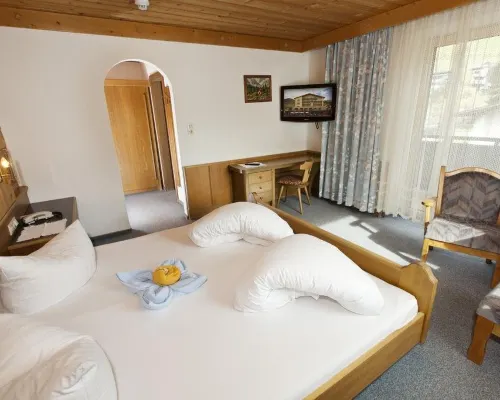 Gasthof- Themen Fruhstuckspension Kristall Hoteles en Nauders