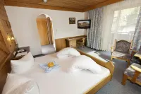 Gasthof- Themen Fruhstuckspension Kristall Hotels in Nauders