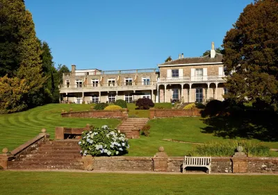 Macdonald Leeming House Hotels in 