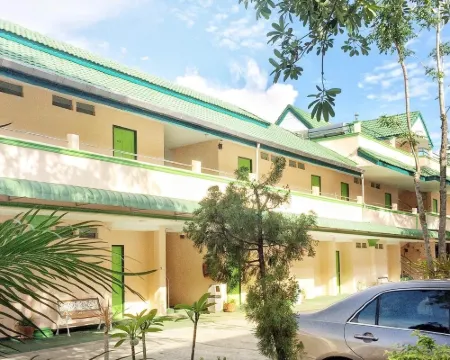 J. ホリディー イン クラビのホテル