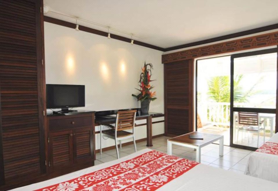 르 스탠리 호텔의 바다를 조망하는 수영장