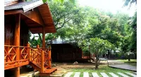 Sichang My Home Hotel berhampiran Chao Por Khao Yai Shrine