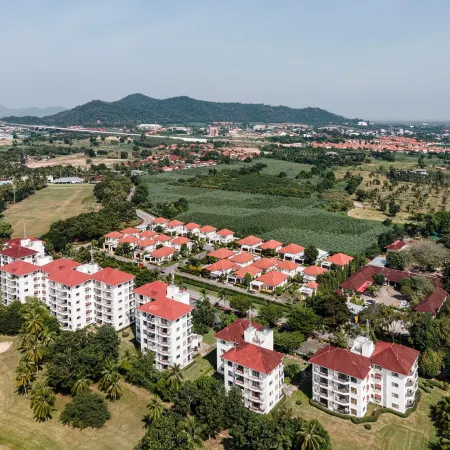 Seastar Hotel and Service Apartment