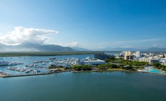 Oaks Cairns Hotel