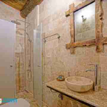 Risus Cave Suites Rooms