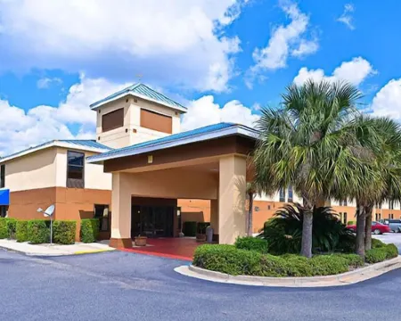 Econo Lodge Hotels in Darien