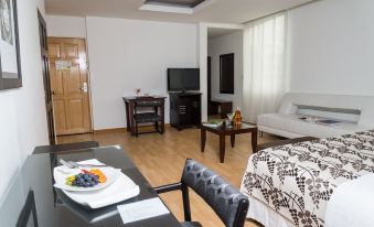 Hotel Bolivar Plaza - Housity