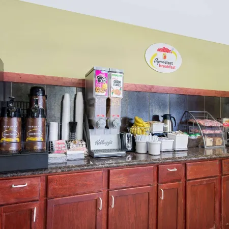 Super 8 by Wyndham Muncie/Ball St. College Area