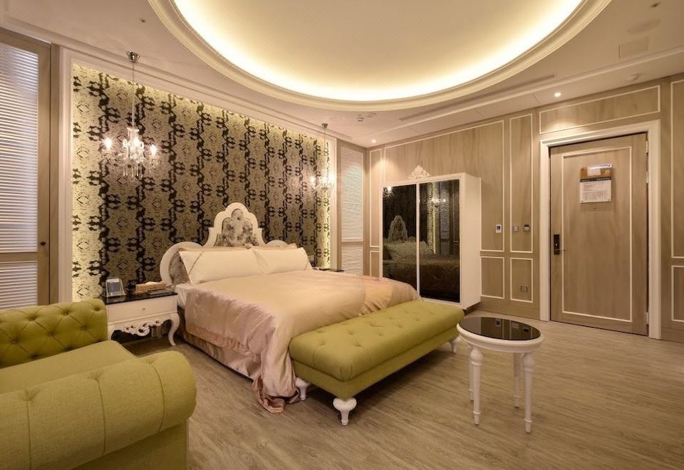 Uher Luxury Resort Hotel