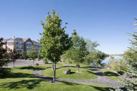 Candlewood Suites Idaho Falls Отели рядом с достопримечательностью «Мелалейка Филд»