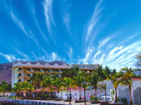 The Westmarine Waterfront Hotel