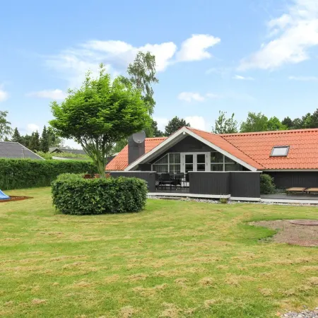 "Gretta" - 400m from the Sea