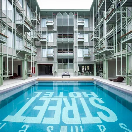 Samsen Street Hotel Отели рядом с достопримечательностью «Пирс Thewej»