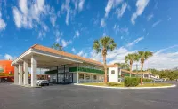 Travelodge by Wyndham Orlando Lake Buena Vista South