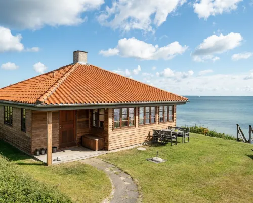 "Botmar" - 10m from the Sea Hotels in Ullerslev