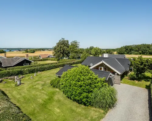 "Ofelia" - 500m to the Fjord Hotels in Egernsund