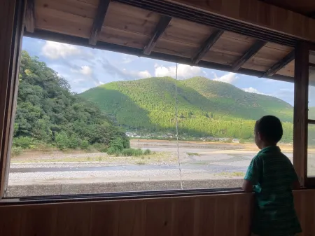 Guesthouse Shitanoe Отели рядом с достопримечательностью «Ryujin Onsen Motoyu annex»