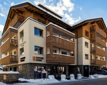 Hotel Garni Alpenjuwel Hotels in Serfaus