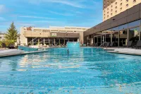 Ramada Plaza by Wyndham Bucharest Convention Center - Pools