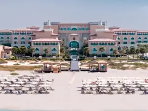 Top 7 Scenic Hotels in Abu Dhabi