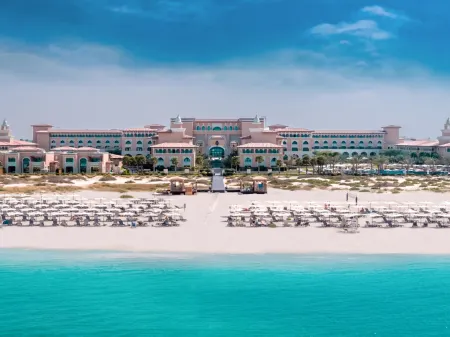Rixos Premium Saadiyat Island Отели рядом с достопримечательностью «Нью Йорк Юниверсити Абу-Даби»