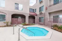Ramada by Wyndham Bakersfield North