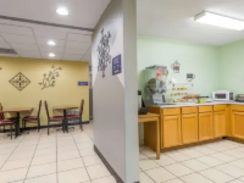 Microtel Inn & Suites by Wyndham Dayton/Riverside Oh Hotels in Dayton