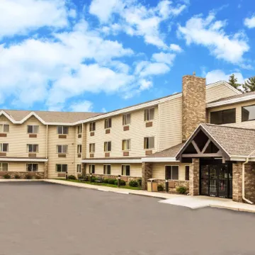 AmericInn by Wyndham Sheboygan