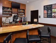 Hyatt Place Garden City - bar