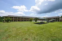 Americas Best Value Inn Canton Hotels in Canton