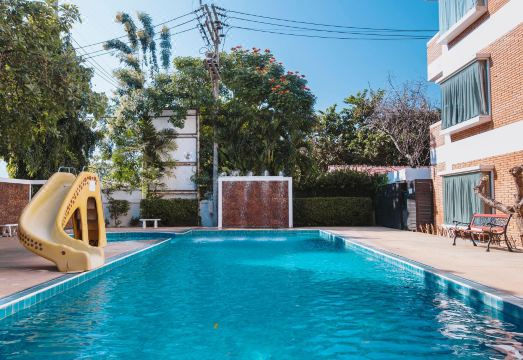 B2 리조트 수영장