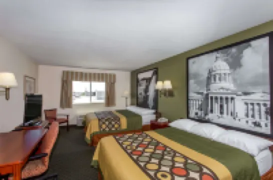 슈퍼 8 바이 윈덤 롤라