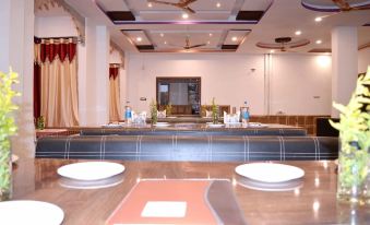 Rudraksh Hotel & Restaurant
