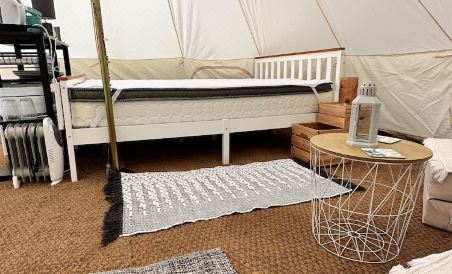 Spacious Bell Tent at Herigerbi Park, Lincolnshire - Housity