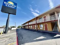 Days Inn & Suites by Wyndham Arlington Near Six Flags