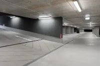 FreshSuites & Bar - Parkplatz