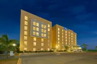 City Express by Marriott Salamanca - parking