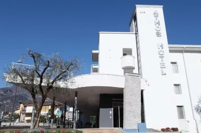 أثوس هوتل Hotels near شلال فارون