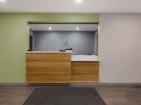 WoodSpring Suites Wixom - Novi Hotels in Wixom