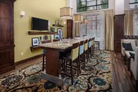 Hampton Inn & Suites Portland/Hillsboro-Evergreen Park - Parking