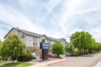 Days Inn & Suites by Wyndham Denver International Airport