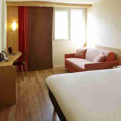 Ibis Roanne Rooms