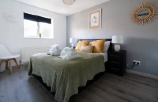 Family Holiday Home with Hot Tub Sleeps 8