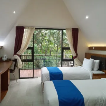 Kampoeng Media Resort Yogyakarta Hotels near SEVENDAYS HQ