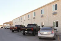 Travelodge by Wyndham Gillette - parking