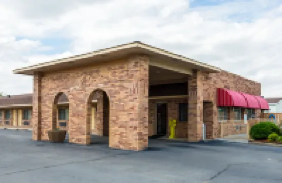 Econo Lodge & Suites Brinkley Hotels in Brinkley