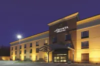 La Quinta Inn & Suites by Wyndham Bel Air/I-95 Exit 77A