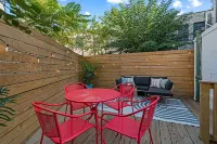 Passyunk Square Spacious 1 Br Oasis- Huge Deck Hotel dekat American Swedish Historical Museum